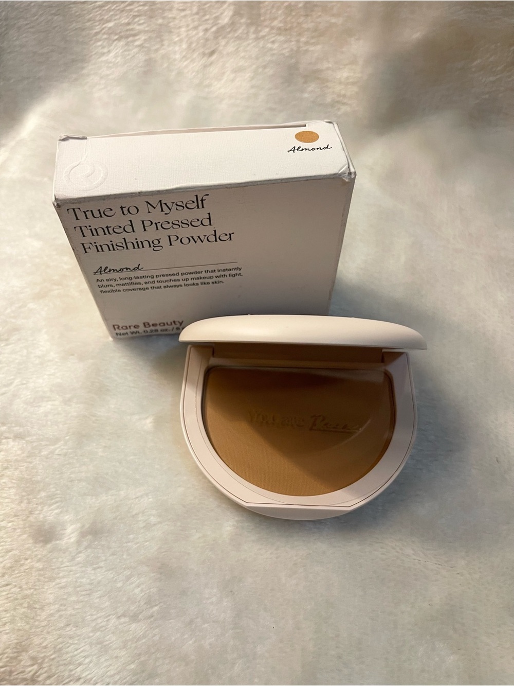 Rare Beauty True to Myself Tinted Pressed Finishing Powder - Almond Tone